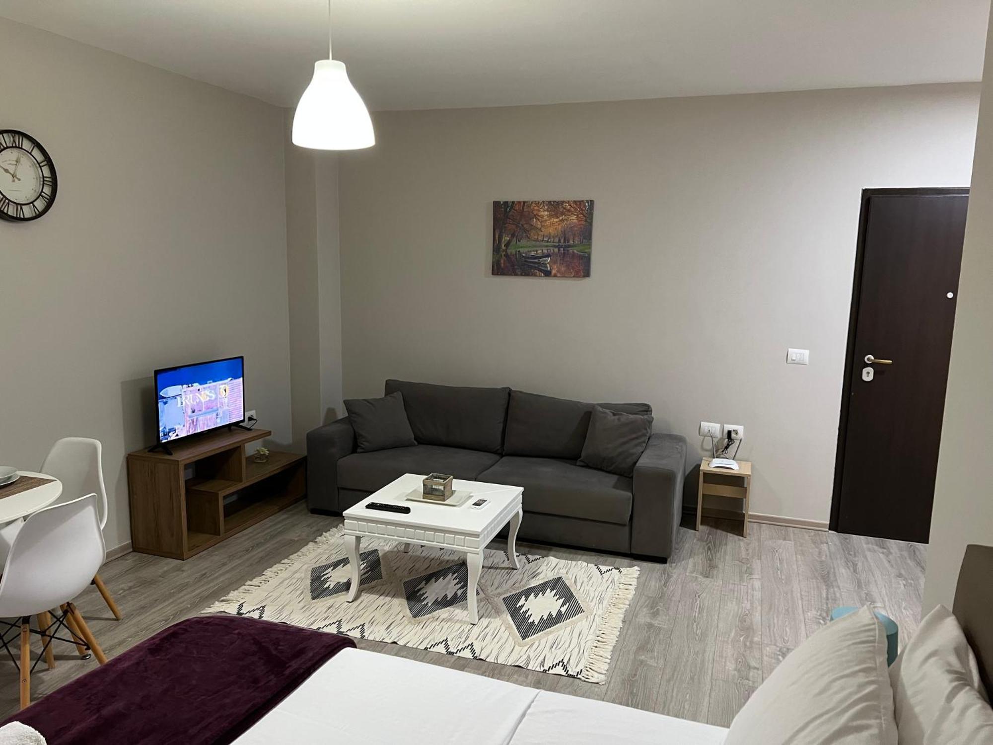 Apartamente oslo Vlorë Esterno foto