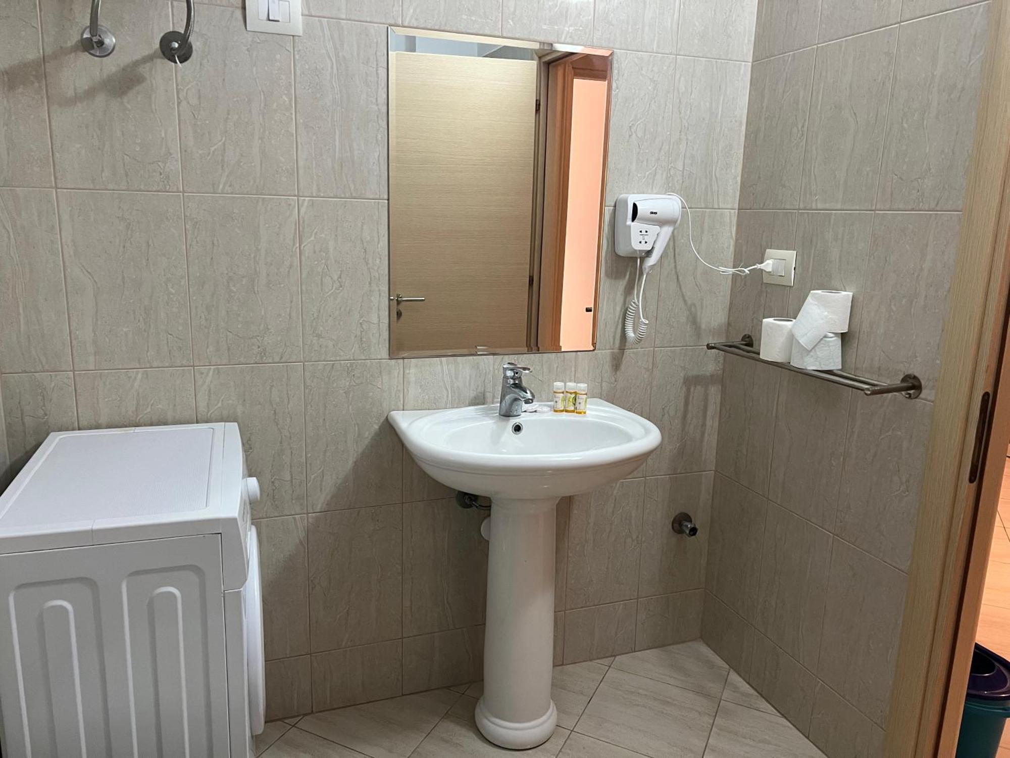 Apartamente oslo Vlorë Esterno foto